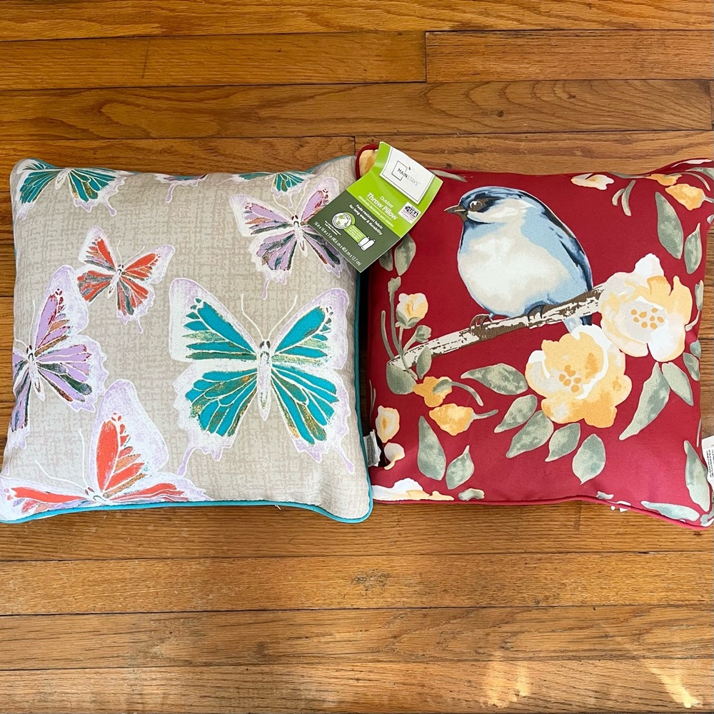 NWT Outdoor Pillows Bird Butterfly 16x16 Brand New Outdoor Cushion Patio Pillow